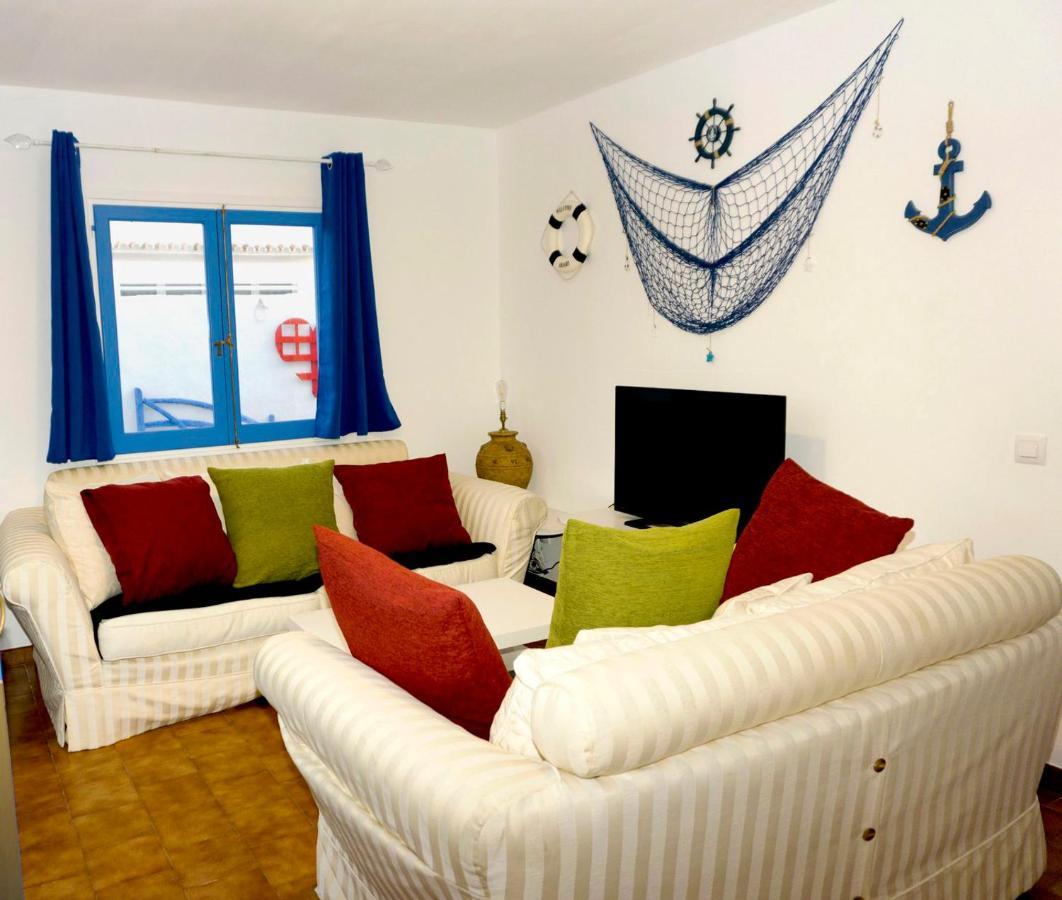 Apartamentos Ciutadella Cala Blanca  Exteriör bild