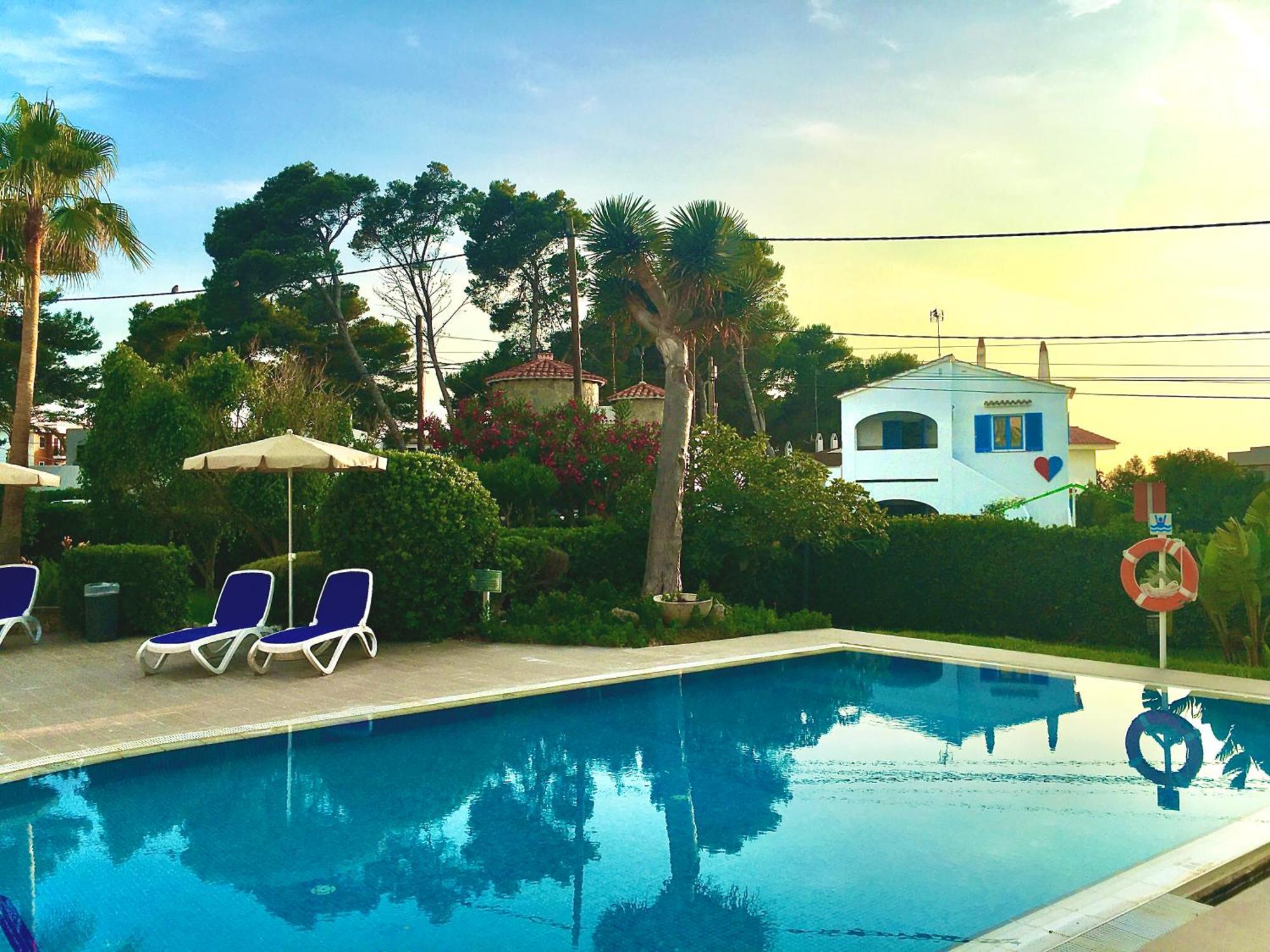 Apartamentos Ciutadella Cala Blanca  Exteriör bild